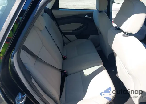 2017 Ford Focus Se z USA, uszkodzony, nr VIN 1FADP3K20HL248035